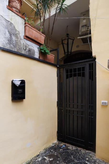The San Gregorio Armeno Apartment By HouseinNapoli Esterno foto